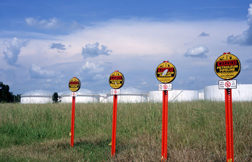Pipeline warning signs